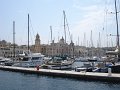 65 Hinter den Segelbooten eine der 366 Kirchen von Malta